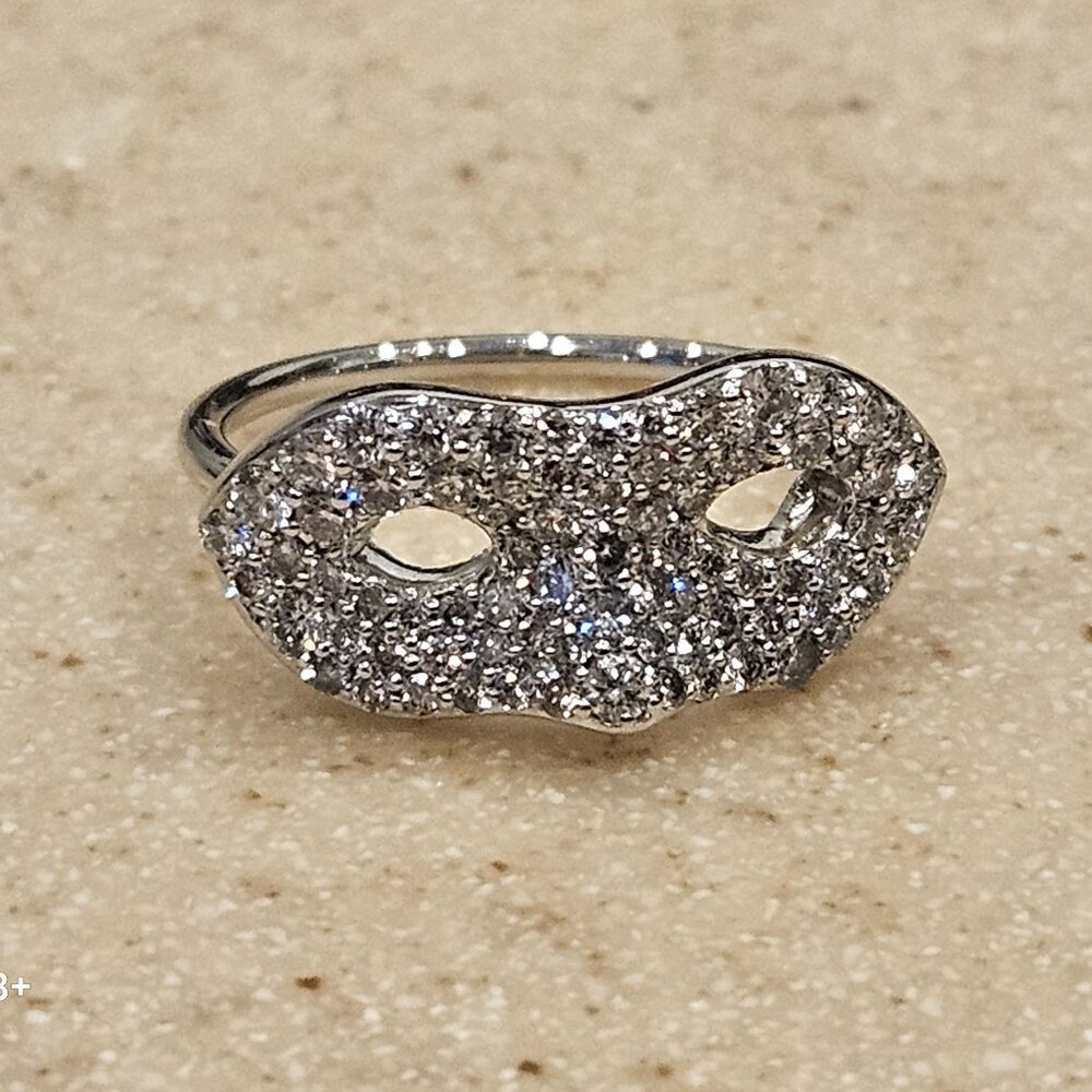 RARE LUXURY MONICA RICH KOSANN UNMASKED PHANTOM MASK PAVE DIAMOND 18K RING BAND